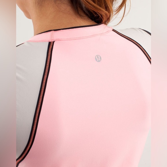 EUC Lululemon Run: Layer Me Long Sleeve Size 6/8 - Picture 8 of 9